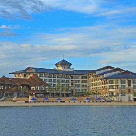 The Bellevue Resort Panglao Dış mekan fotoğraf The hotel's main building