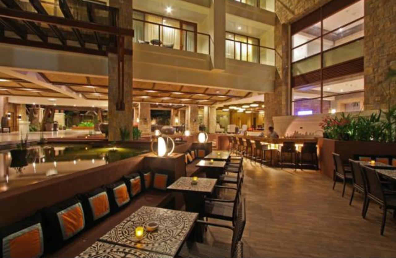 The Bellevue Resort Panglao Dış mekan fotoğraf The lobby of the hotel