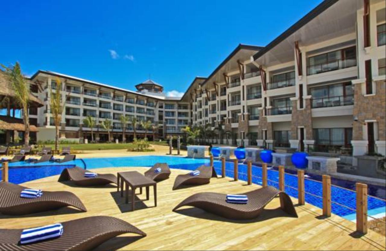 The Bellevue Resort Panglao Dış mekan fotoğraf The swimming pool at the hotel