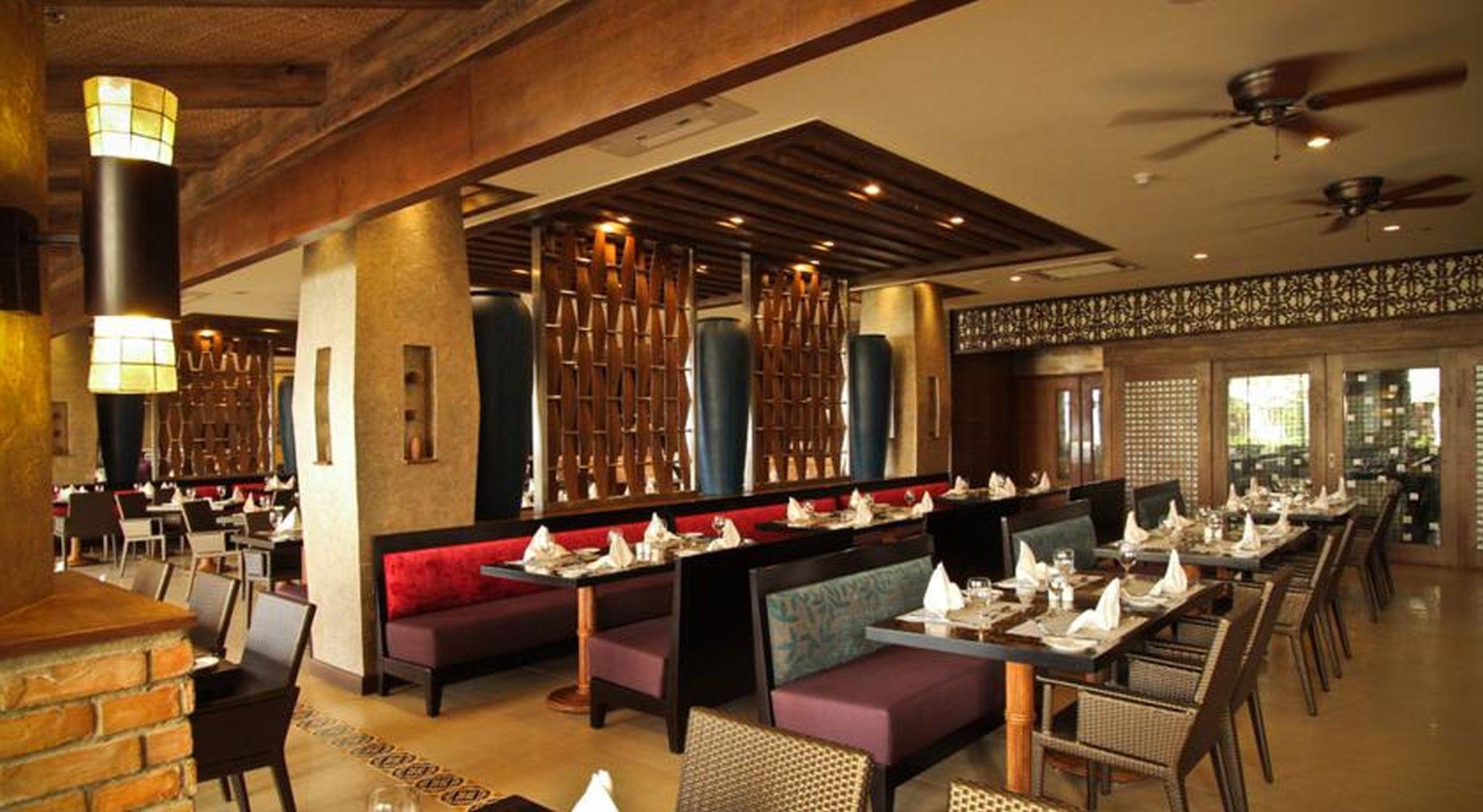 The Bellevue Resort Panglao Dış mekan fotoğraf The interior of a restaurant